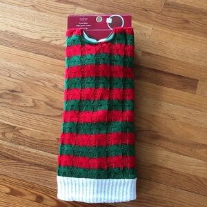 Ashland Red and Green Knit Tree Skirt. New with tag.